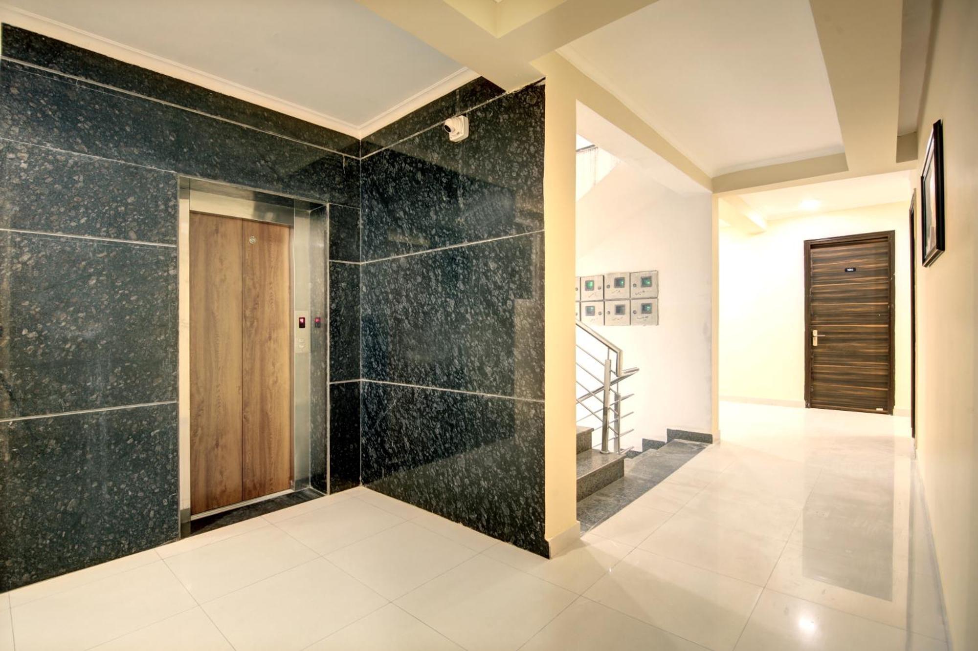 Limewood Stay - Executive Huda City Center Gurgáon Exteriér fotografie